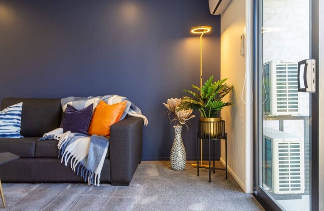 Cozy 2-Bed: Near City Biking and Trails
