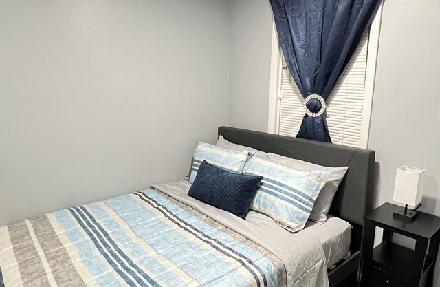 Cozy 2-bedroom apartment in charming New Britain with WiFi