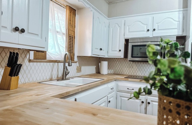 Cozy 2-bedroom house in Vernon.