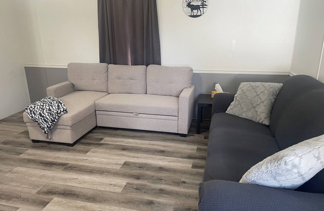 Cozy 2-bedroom mobile home in Knoxville