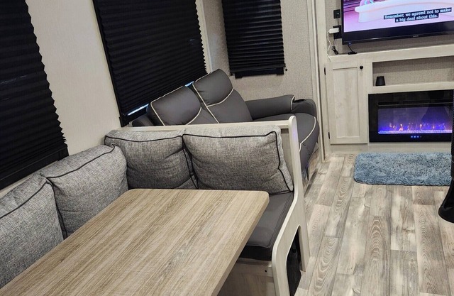 Cozy 2-bedroom RV in charming Kemah with WiFi, AC
