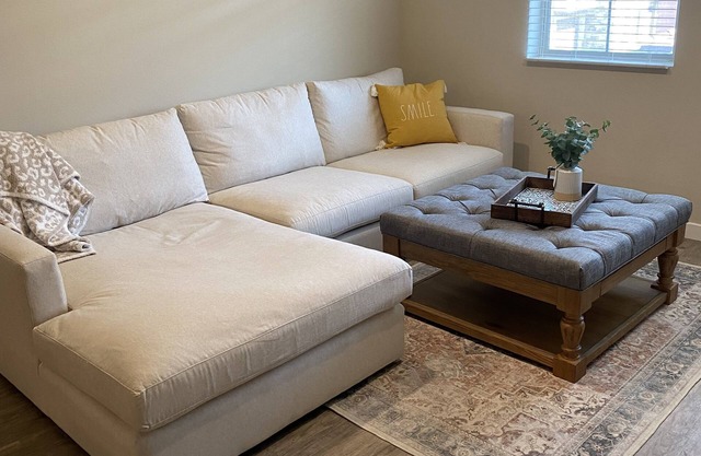 Cozy 2 Bedroom Unit with Fireplace and Hot Tub