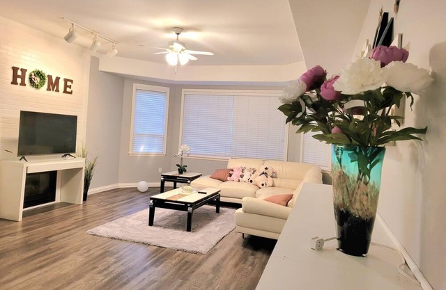 Cozy 2 bedrooms on Ground Floor house .