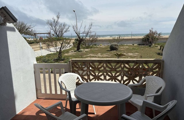 Cozy 2-room apartment by the sea