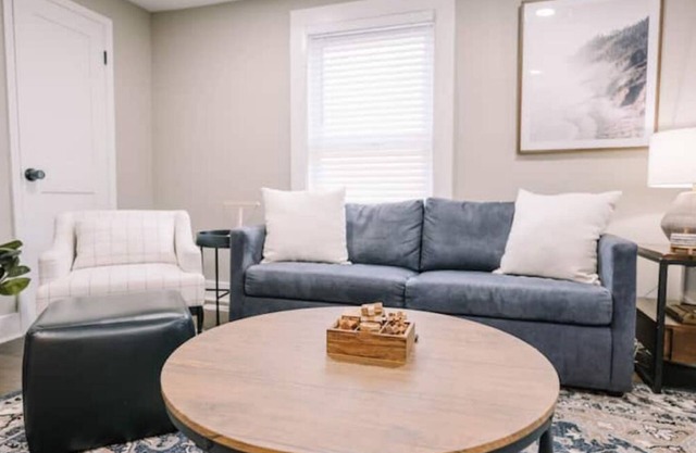 Cozy 2b/1bath Home- 3 miles to Casino