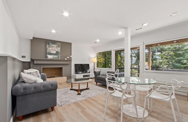 Cozy 2BD guest suite in North Van!