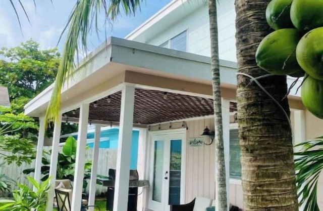 Cozy 2BD Home in Lake Worth Beach 1.5 mi to Beach, Golf Course, Downtown