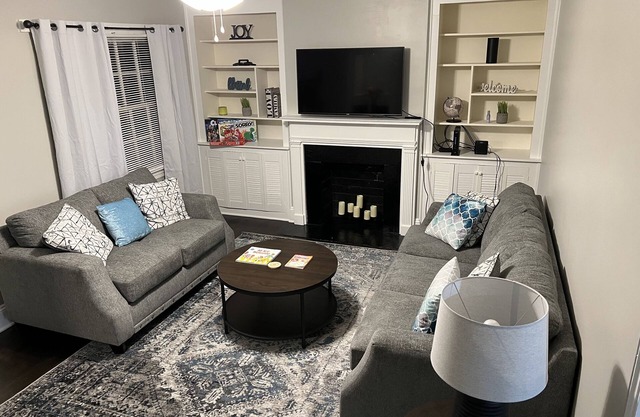 Cozy 3 bdrm 2bath home close to Averrett University (smoking allowed)
