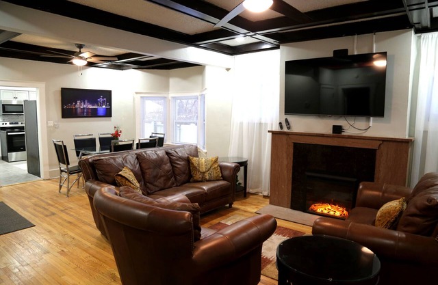 Cozy 3-Bed Retreat with Games, Smart TVs & Fire Pit, 12 Mins to Downtown!