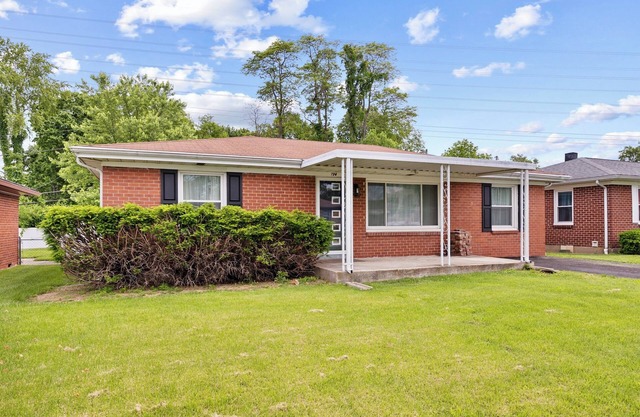 Cozy 3BR Getaway Pets OK + Fenced Yard