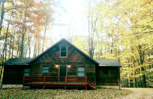 Cozy 4 Bedroom Cabin Nestled in the Beautiful Central Michigan