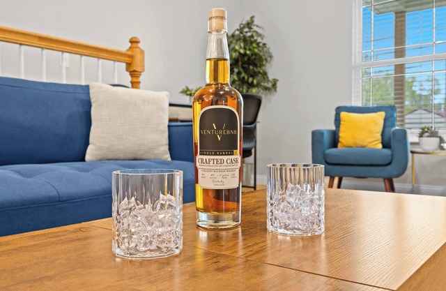 Cozy 4-BR Spacious Home | Heart of Clarksville!