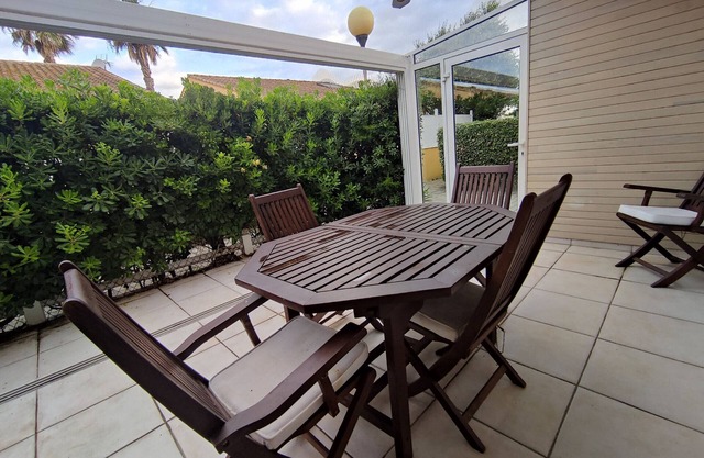 Cozy 4-Person Villa with AC, Terrace, and Private Parking in Agde