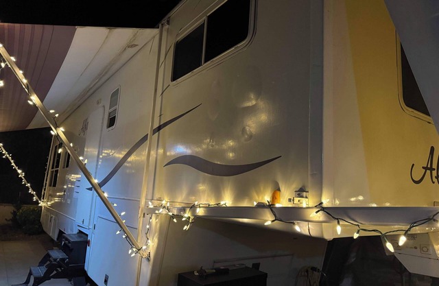 Cozy 5-Wheel RV suite in beautiful Rowland Heights hillside!