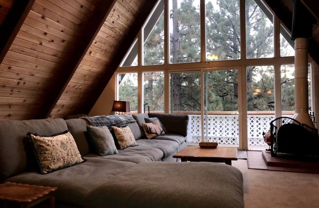 Cozy A-frame Cabin getaway.December weekends available!nn