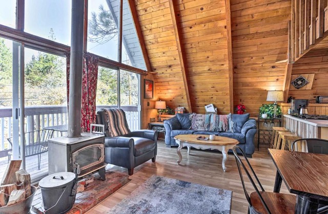 Cozy A-Frame with Hot Tub Near Arrowbear Lake!