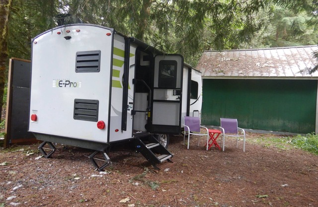 Cozy, Affordable guest accommodations in Verlot, WA - Granite Falls Area Pets OK