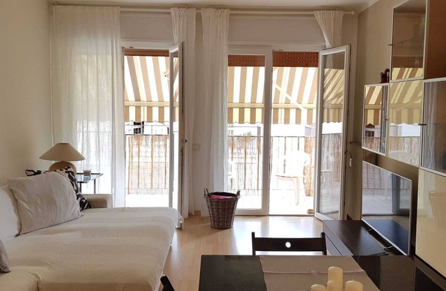 Cozy and Bright Apartment with Terrace - Ideal for families