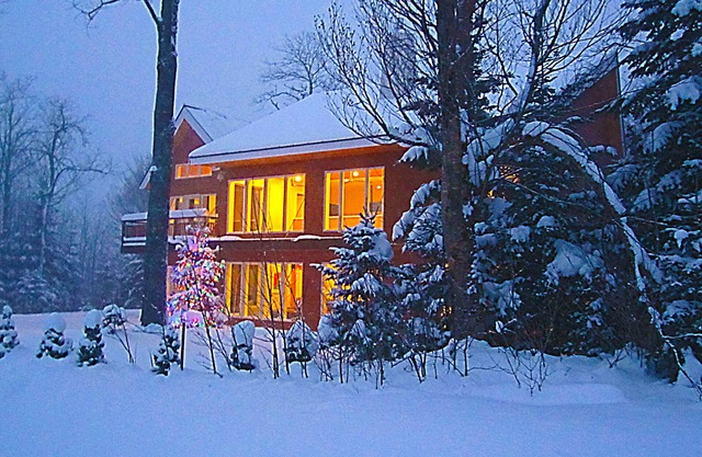 Cozy And Chic Modern Home in the Heart of BrettonWoods - 12” NEW SNOW FROM STORM