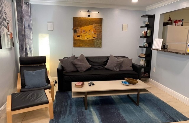 Cozy and modern 2/1 apt near Midtown Miami and South Beach