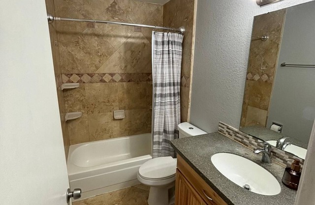 cozy and relaxing condo with 2-bed and 2-bath