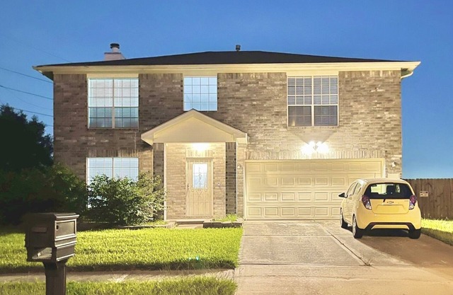 Cozy and simple home with free parking