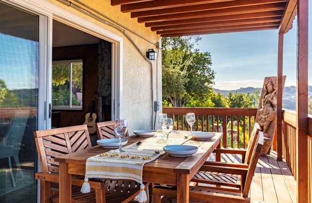 Cozy and Tranquil 2 bdrm/2ba Home in the Hills of Topanga