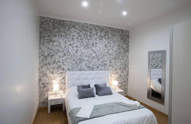 Cozy Apartment Diagonal-Sagrada Familia