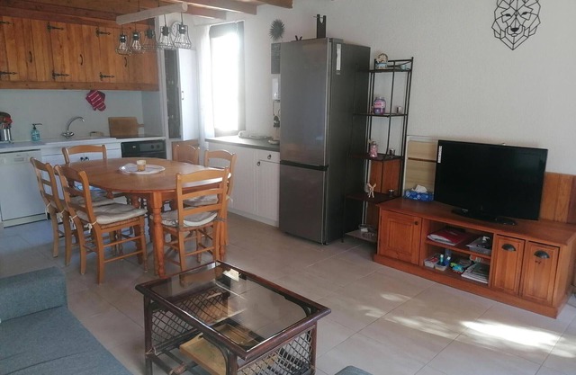 Cozy Apartment, Ideal Location, Ski-In/Ski-Out, Terrace, 6 Guests