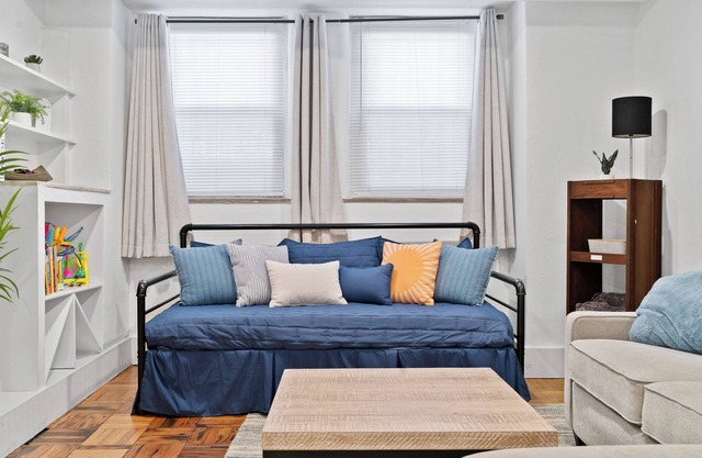 Cozy Apartment in Lincoln Park