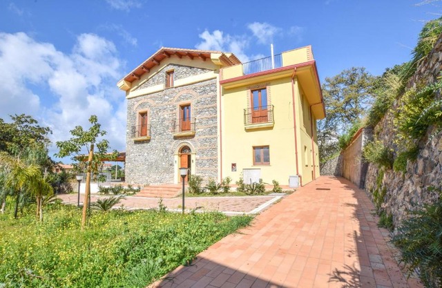 Cozy Apartment In Longobardi Marina