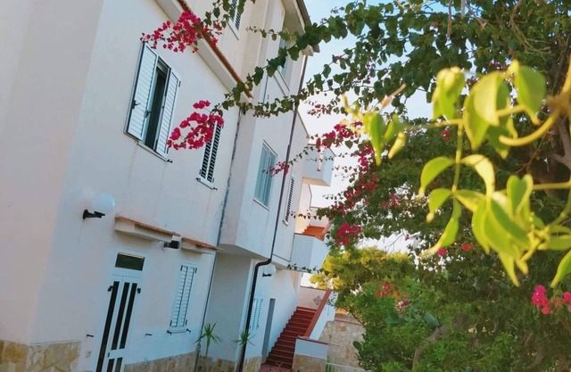 Cozy apartment sleeps 12 in Villa Daniel in Vieste Gargano Puglia