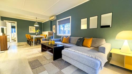 Cozy apartment with free parking