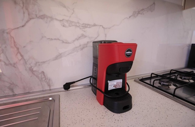 Cozy apartment with city view equipped with every comfort.