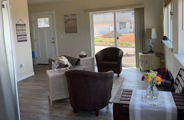 Cozy Barnacle Bungalow