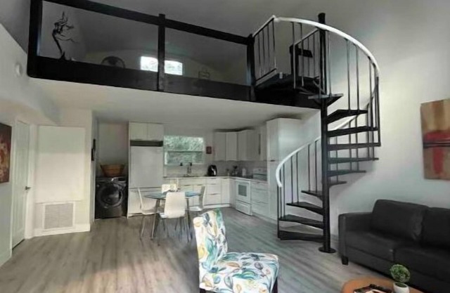 Cozy Barndominium 1Bdm/1Bth+loft