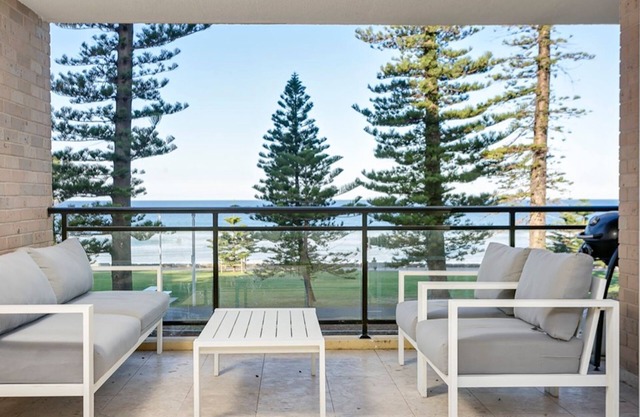 Cozy Beachfront Getaway