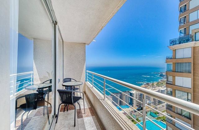 Cozy Blue with Wifi, Pool & View