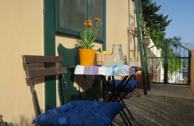 Cozy Canarian house with sea and mountain views