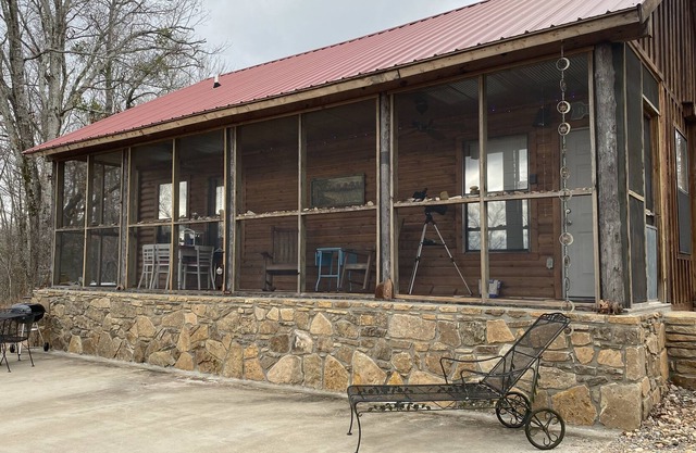 Cozy Cabin Close to the Buffalo National River