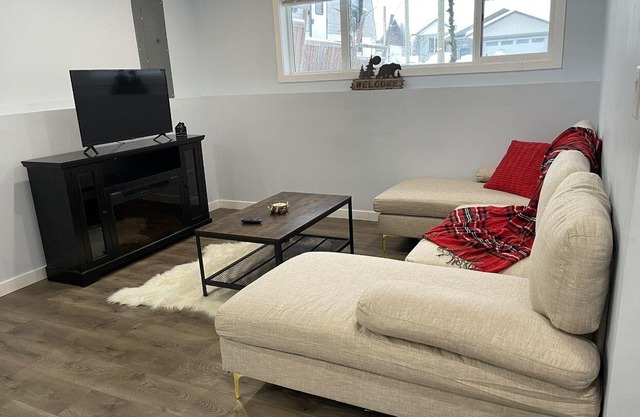 Cozy Cabin in the Hart With a King Suite