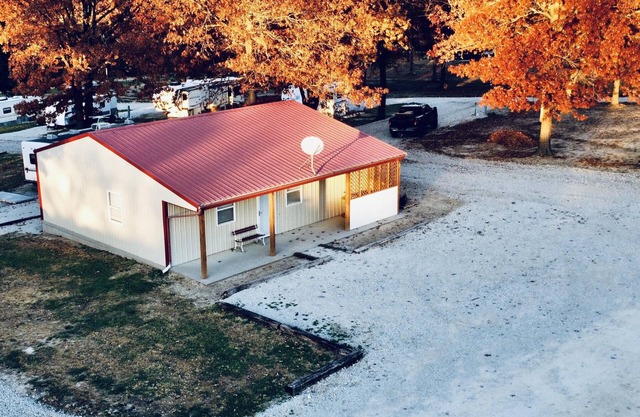 Cozy cabin located near the Dam on Pomme De Terre Lake, Grandpas Cabin