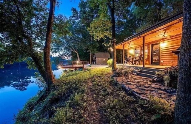 Cozy Cabin on Mt Fork River *riverfront*