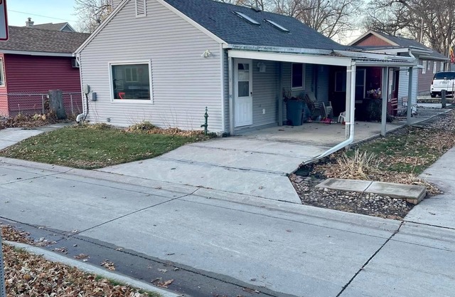 Cozy Cabin Steps from Clear Lake – Perfect for Getaways