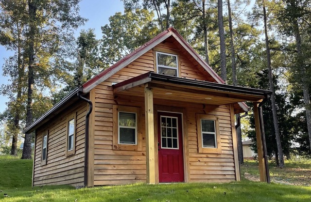Cozy cabin with modern concepts