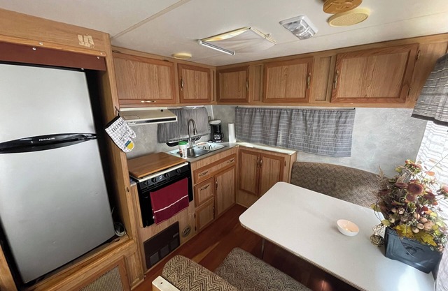 Cozy Camper with AC and WiFi in Pleasant Townville