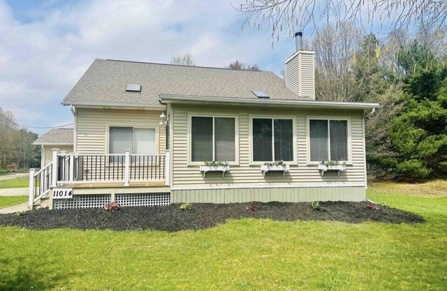 Cozy Canadian lakes cottage (Pet friendly)