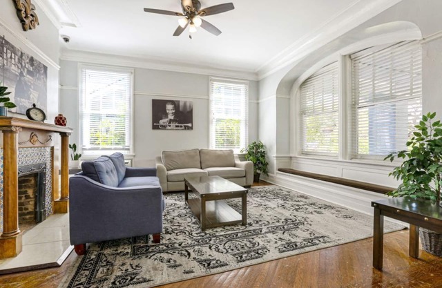 Cozy Canal Studio Near Everything!