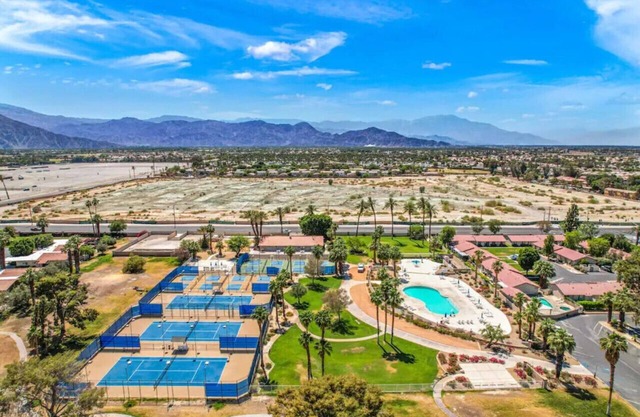 Cozy Casita w/Salt water Pool, Jacuzzi & Tennis