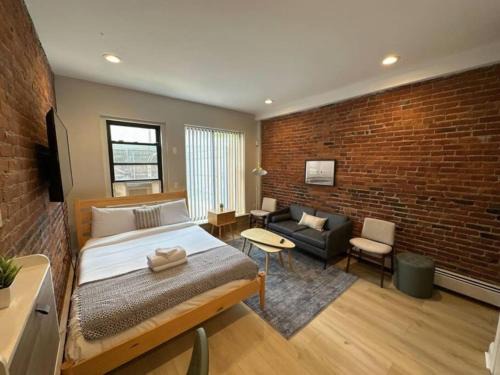 Cozy Central South End Studio